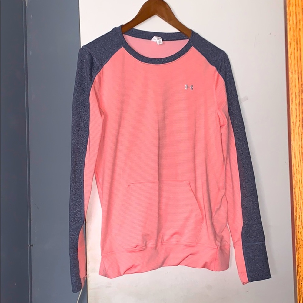 Under Armour long sleeve athletic shirt 🎽